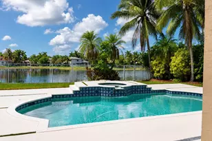 1672 Victoria Pointe Cir, Weston, FL 33327 - Photo 33