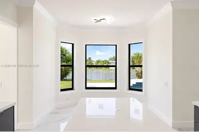 1672 Victoria Pointe Cir, Weston, FL 33327 - Photo 13