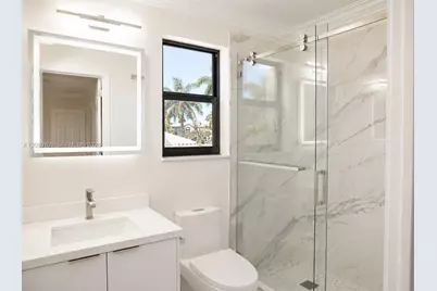 1672 Victoria Pointe Cir, Weston, FL 33327 - Photo 25