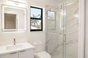 1672 Victoria Pointe Cir, Weston, FL 33327 - Photo 25