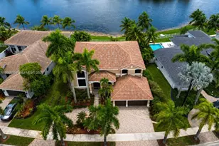 1672 Victoria Pointe Cir, Weston, FL 33327 - Photo 3