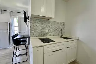 415 75th St, Miami Beach, FL 33141 - Photo 9