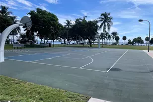 1900 N Bayshore Dr, Miami, FL 33132 - Photo 29