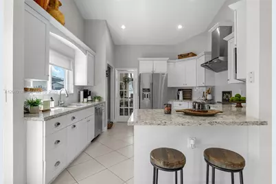 14221 SW 28th St, Miami, FL 33175 - Photo 11