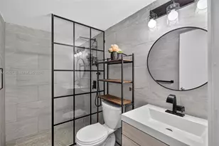 453 SW 2nd St, Miami, FL 33130 - Photo 11