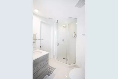 121 NE 34th St #2616, Miami, FL 33137 - Photo 17