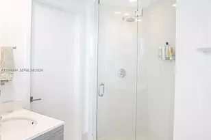 121 NE 34th St, Miami, FL 33137 - Photo 17