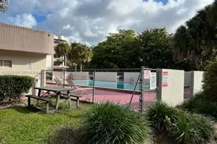 2701 Riverside Dr, Coral Springs, FL 33065 - Photo 3
