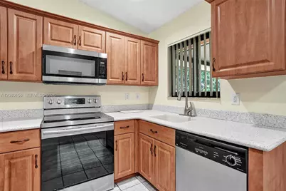 5312 NW 92nd Ave, Sunrise, FL 33351 - Photo 3