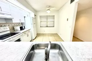 12850 SW 4th Ct, Pembroke Pines, FL 33027 - Photo 15