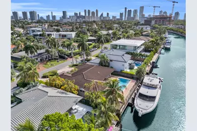 2930 NE 164th St, North Miami Beach, FL 33160 - Photo 7