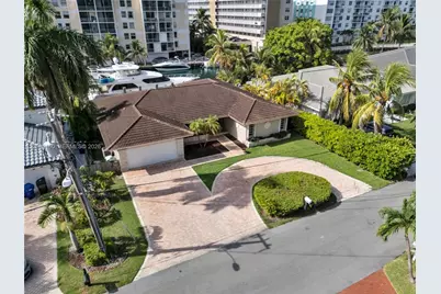 2930 NE 164th St, North Miami Beach, FL 33160 - Photo 11