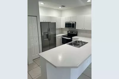 5737 NW 114th Path #111, Doral, FL 33178 - Photo 5