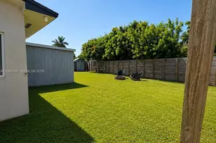 1211 NW 18th St, Homestead, FL 33030 - Photo 5