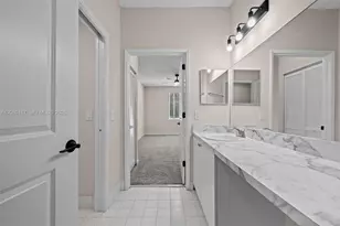 6992 SW 39th St, Davie, FL 33314 - Photo 21