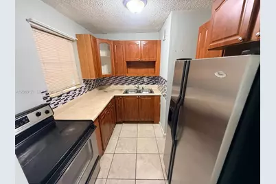 525 W 69th St #106, Hialeah, FL 33014 - Photo 3
