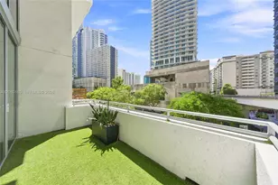 1050 Brickell Ave, Miami, FL 33131 - Photo 25