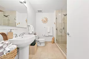 1050 Brickell Ave, Miami, FL 33131 - Photo 15