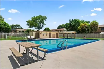 453 NE 210th Ter, Miami, FL 33179 - Photo 5