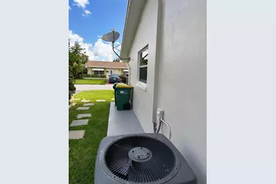 5603 NW 48th Ter, Tamarac, FL 33319 - Photo 31