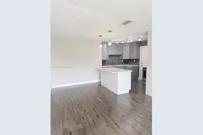 5603 NW 48th Ter, Tamarac, FL 33319 - Photo 11