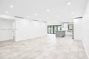 7020 Crown Gate Dr, Miami Lakes, FL 33014 - Photo 5