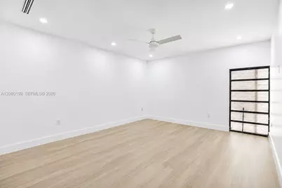 7020 Crown Gate Dr #7020, Miami Lakes, FL 33014 - Photo 9