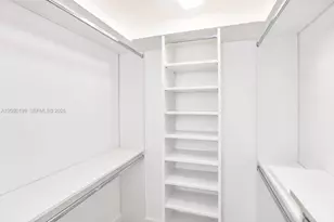 7020 Crown Gate Dr, Miami Lakes, FL 33014 - Photo 21
