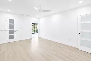 7020 Crown Gate Dr, Miami Lakes, FL 33014 - Photo 23