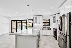 7020 Crown Gate Dr, Miami Lakes, FL 33014 - Photo 11