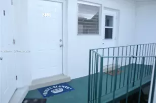 18790 NE 18th Ave, Miami, FL 33179 - Photo 19