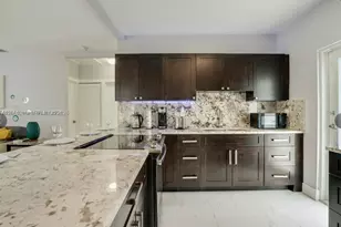 1526 NE 110th St, Miami, FL 33161 - Photo 9
