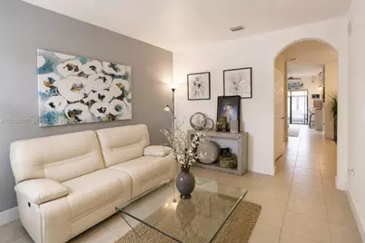 10327 NW 89th Ter, Doral, FL 33178 - Photo 3