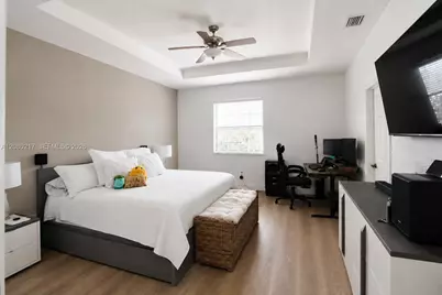 10327 NW 89th Ter, Doral, FL 33178 - Photo 15