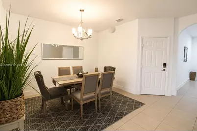 10327 NW 89th Ter, Doral, FL 33178 - Photo 5
