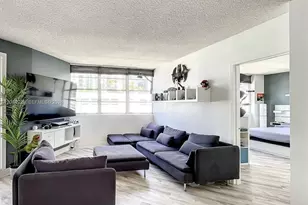 999 Brickell Bay Dr, Miami, FL 33131 - Photo 7
