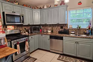 20700 Leeward Ln, Cutler Bay, FL 33189 - Photo 13