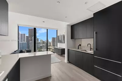 20 NE 11th St #Executive 09, Miami, FL 33132 - Photo 5