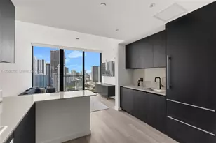 20 NE 11th St, Miami, FL 33132 - Photo 5