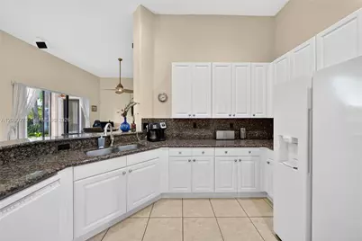 7548 SW 189th St, Cutler Bay, FL 33157 - Photo 25