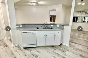 10902 NW 83 St, Doral, FL 33178 - Photo 5