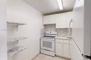 666 W 81st St, Hialeah, FL 33014 - Photo 7