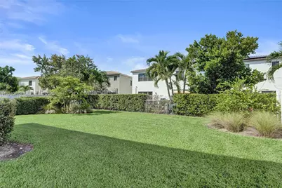 606 NE 191st Ter, Miami, FL 33179 - Photo 21