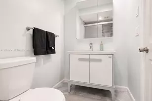 301 NE 14th Ave, Hallandale Beach, FL 33009 - Photo 15