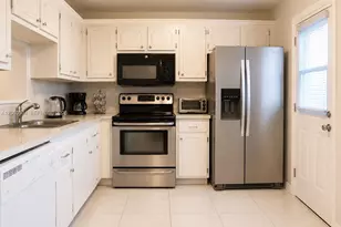 301 NE 14th Ave, Hallandale Beach, FL 33009 - Photo 7