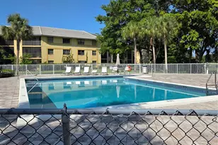 8911 NW 28th Dr, Coral Springs, FL 33065 - Photo 5
