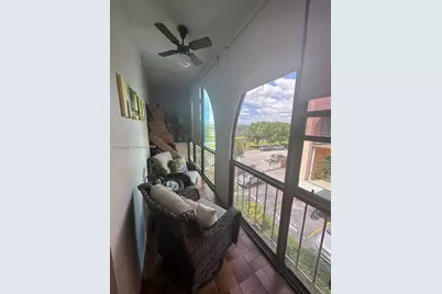 460 E 23rd St #207, Hialeah, FL 33013 - Photo 5