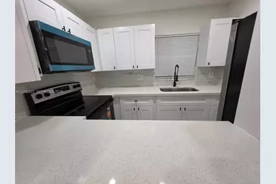 1427 Towhee St, Homestead, FL 33035 - Photo 9