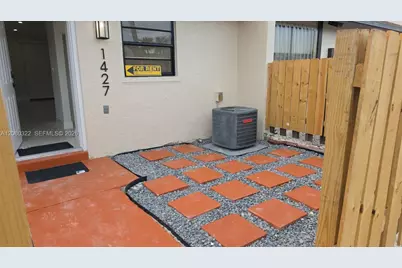 1427 Towhee St, Homestead, FL 33035 - Photo 3