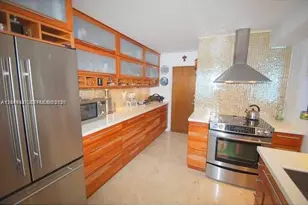 1420 Brickell Bay Dr, Miami, FL 33131 - Photo 5